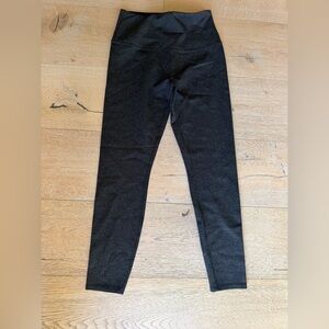 Woman’s Black Leggings LYSSE size medium